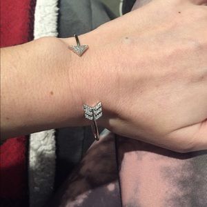 Arrow bangle from Khols